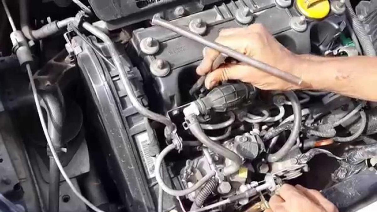 merawat mesin mobil