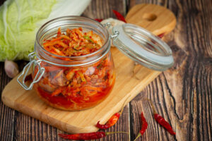 membuat kimchi