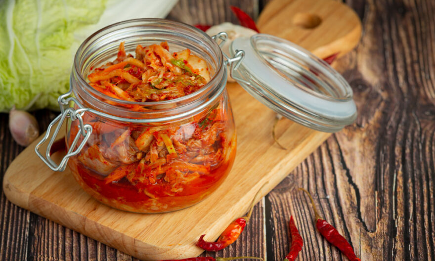 membuat kimchi