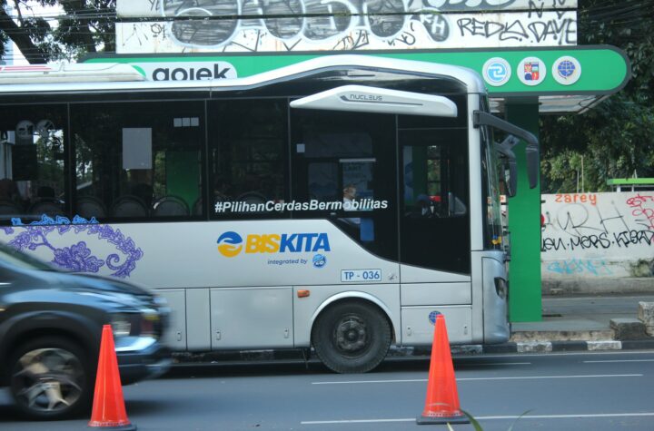 Bisnis sewa bus