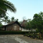 rumah adat Indonesia