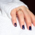 tips memakai kuku palsu