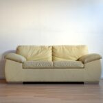 Sofa warna terang